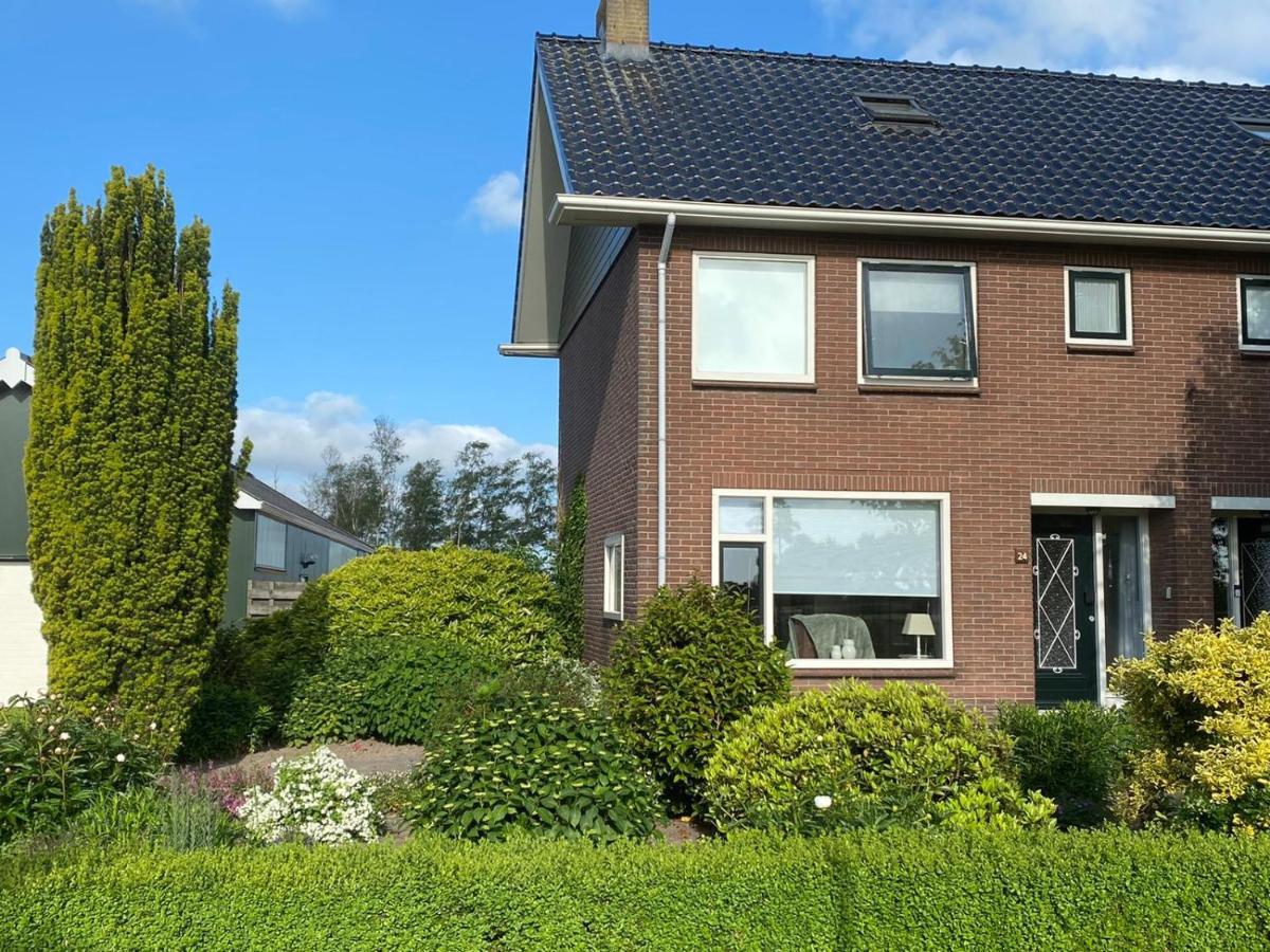 Huis Bij Het Water Met Sloepje Jutrijp ภายนอก รูปภาพ