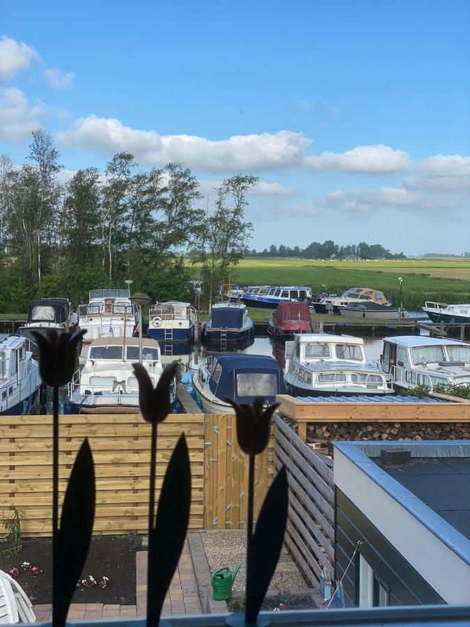 Huis Bij Het Water Met Sloepje Jutrijp ภายนอก รูปภาพ