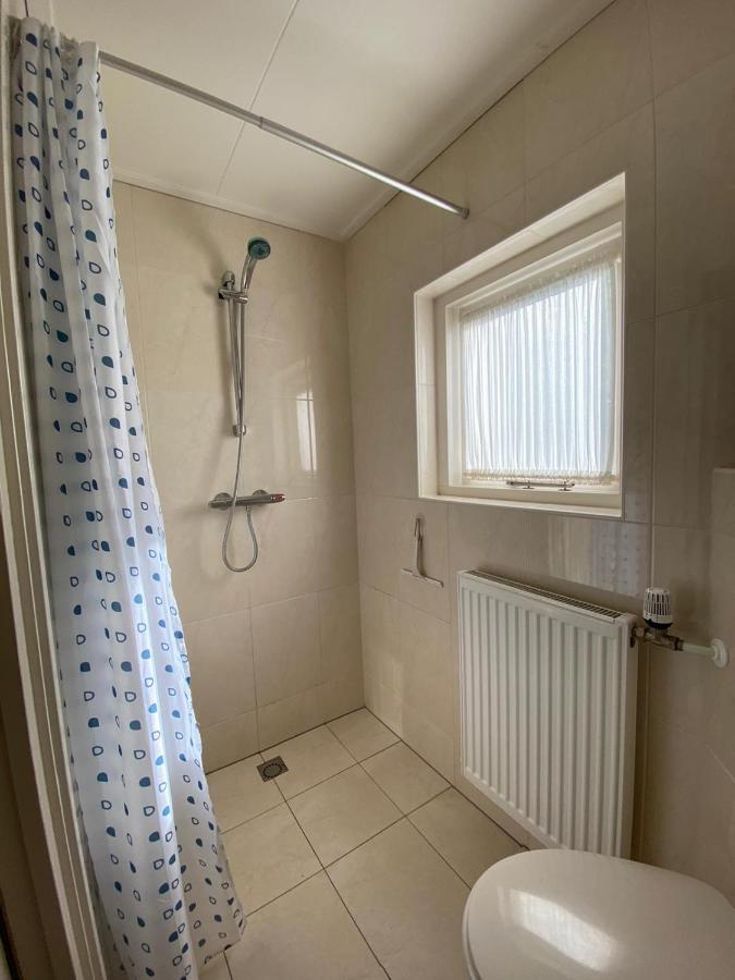 Huis Bij Het Water Met Sloepje Jutrijp ภายนอก รูปภาพ
