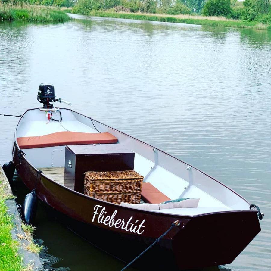 Huis Bij Het Water Met Sloepje Jutrijp ภายนอก รูปภาพ