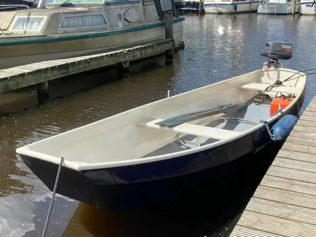 Huis Bij Het Water Met Sloepje Jutrijp ภายนอก รูปภาพ