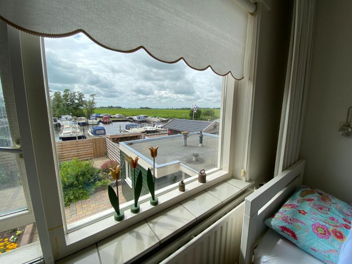 Huis Bij Het Water Met Sloepje Jutrijp ภายนอก รูปภาพ