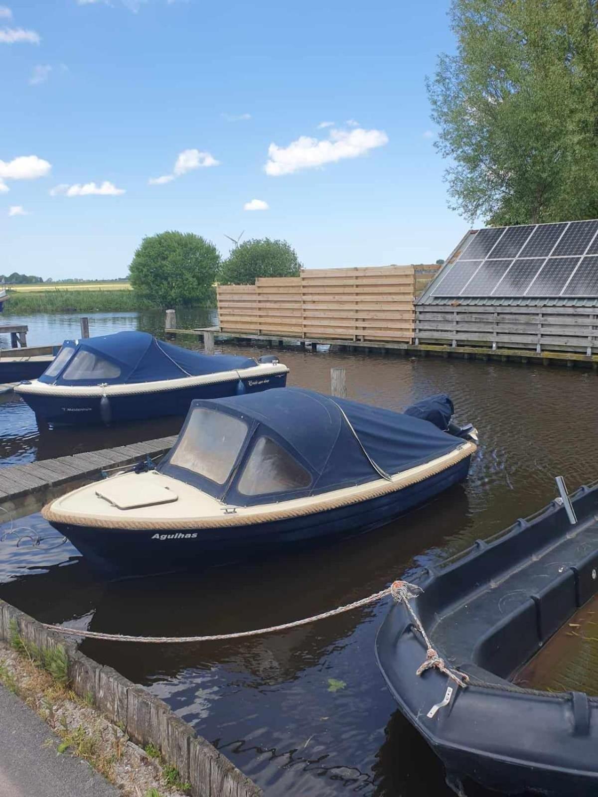 Huis Bij Het Water Met Sloepje Jutrijp ภายนอก รูปภาพ