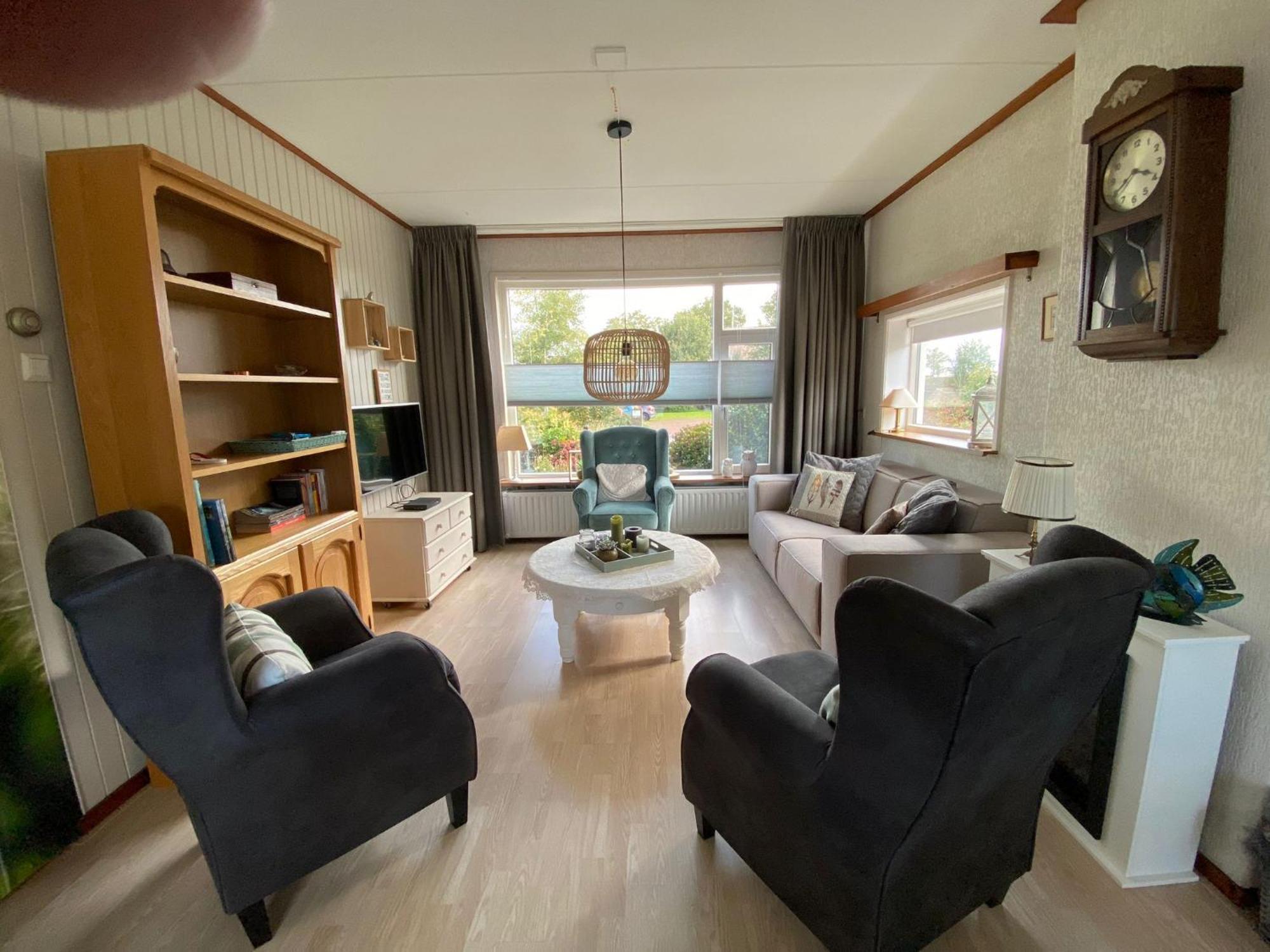 Huis Bij Het Water Met Sloepje Jutrijp ภายนอก รูปภาพ
